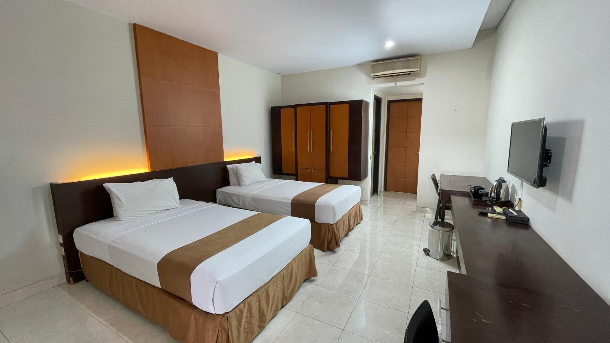 Lpp Convention Hotel Demangan Pakualaman Exterior foto